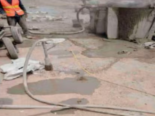 徐汇水泥混凝土路面板底注浆技术 路面脱空注浆整治方案